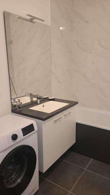 Appartement Chic 5 Min Disneyland/Vallee Village Serris Kültér fotó